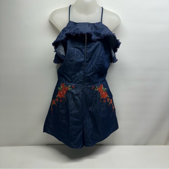 MOON RIVER Stylish chambray Romper with Floral Embroidery - Picture 3 of 16